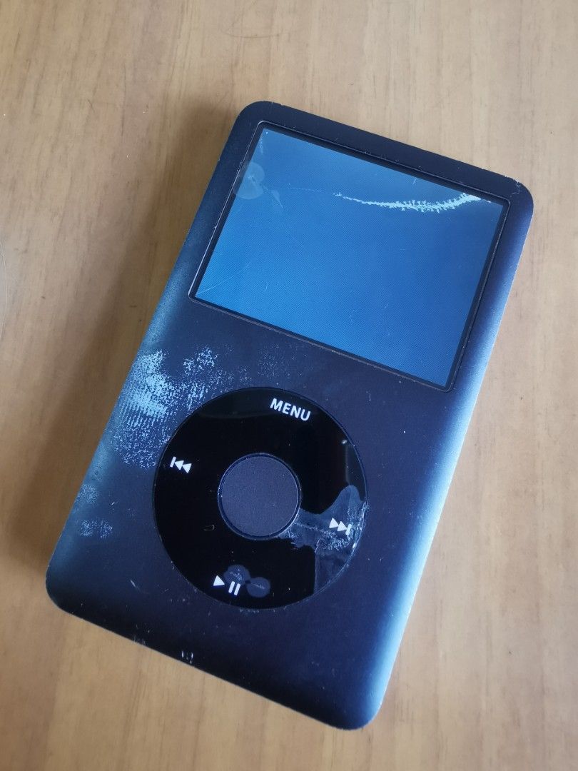 【爆買い！】 iPod classic 暴れまくっ 120GB A1238 NW-E083 ジャンク 2点 ポータブルプレーヤー