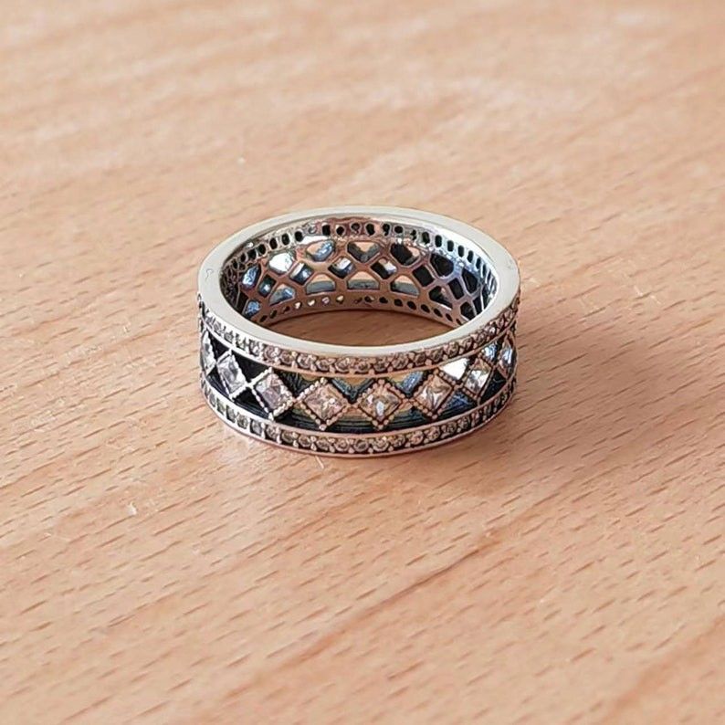 Vintage fascination ring top