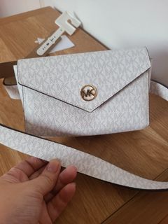 (Category: ) located in . Submitted by buymyclosetph (Listing ID 1322809298, Image 1). Description: .