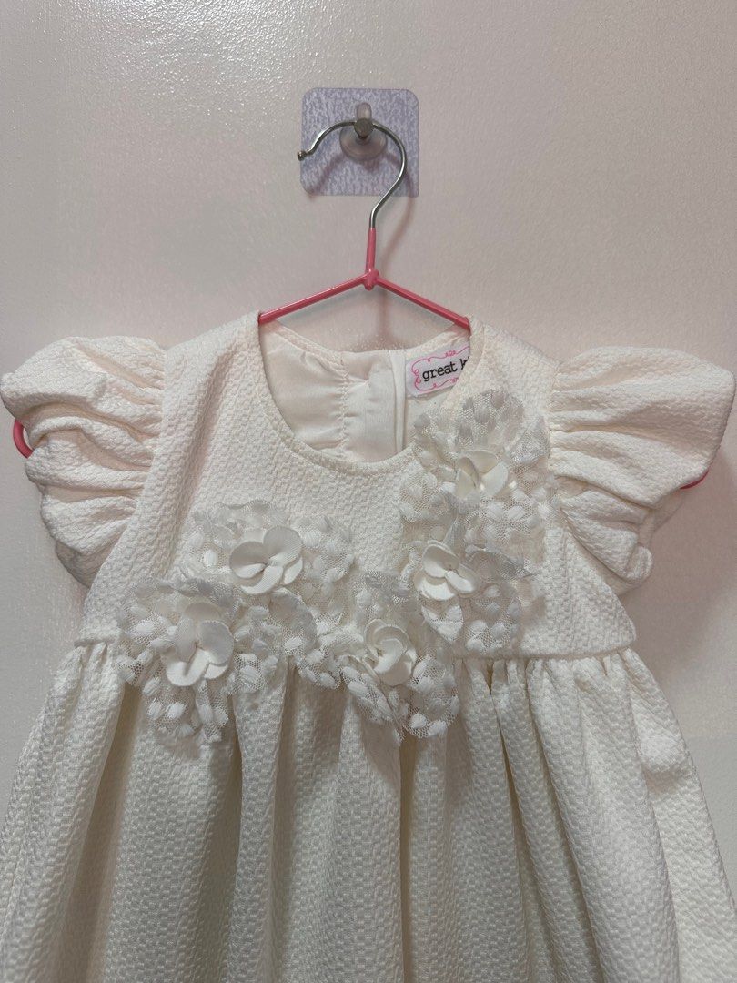 Baptism Baby Dress (Category: Babies & Kids Fashion) located in Muntinlupa City. Submitted by jaimielso (Listing ID 1322875952, Image 2). Description: Very nice and classy in actual Bought in SM Dept Store for around 1,800 pesos Used only once Size is 12-18 months Will give the headband as a freebie We can meet up around Alabang if you like to see in person.