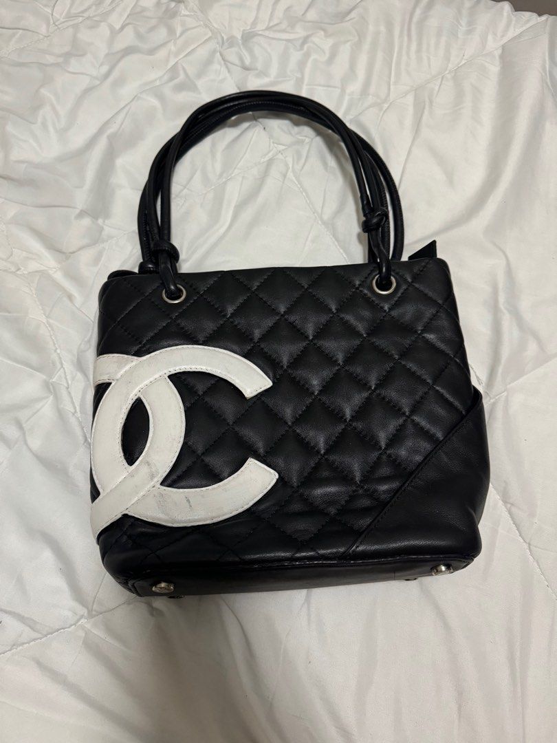 SALE Chanel Mini Handbag (Category: Luxury Bags & Wallets) located in Manila. Submitted by luxbagsph (Listing ID 1322836332, Image 1). Description: MAGBASA BAGO MAG OFFER Wag kayo magtanong after niyo mag offer Be mindful! Negotiable sa hindi kuripot NGA japan Auction What you see is what you get. Needs cleaning .