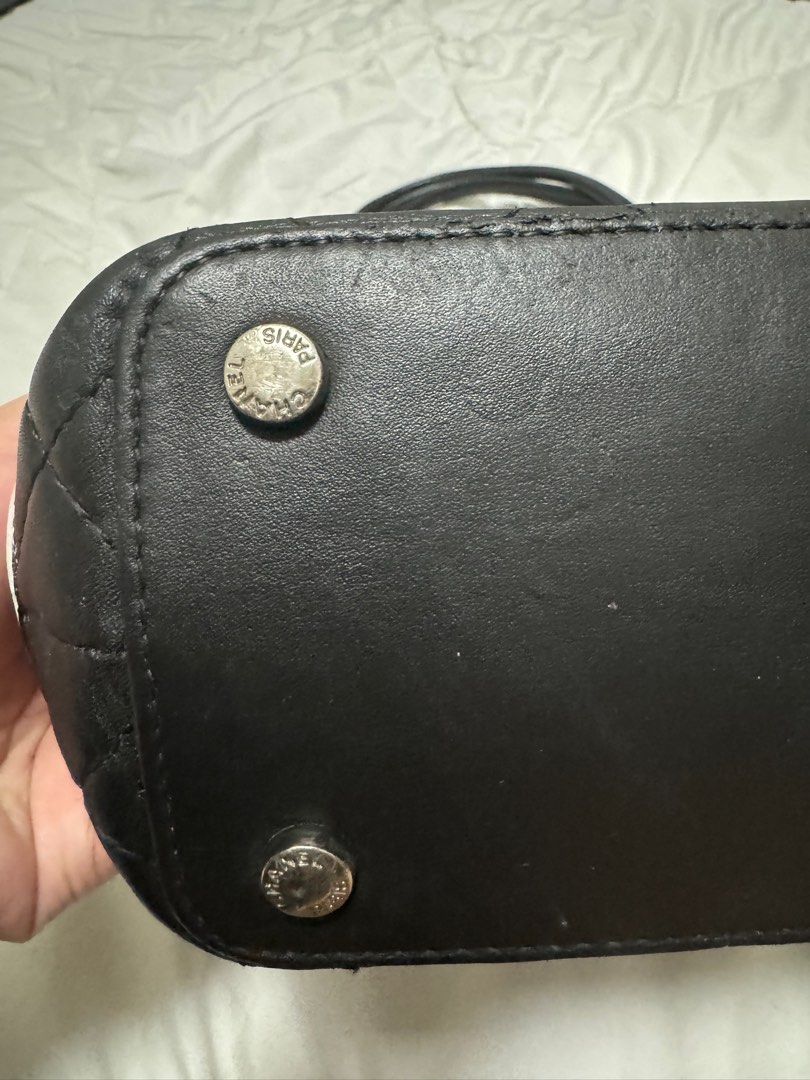 SALE Chanel Mini Handbag (Category: Luxury Bags & Wallets) located in Manila. Submitted by luxbagsph (Listing ID 1322836332, Image 2). Description: MAGBASA BAGO MAG OFFER Wag kayo magtanong after niyo mag offer Be mindful! Negotiable sa hindi kuripot NGA japan Auction What you see is what you get. Needs cleaning .