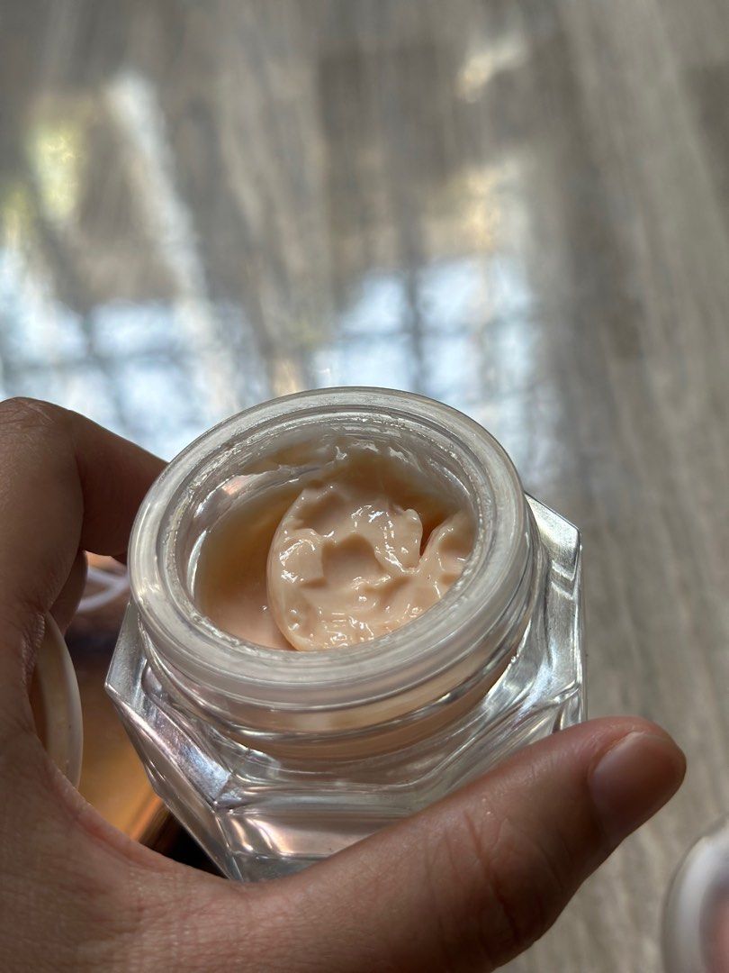 Charlotte Tilbury Eye Cream (Category: Makeup) located in Cavite. Submitted by nck29 (Listing ID 1322750801, Image 2). Description: Eye cream. As you can see, I use spatula to get the Cream. (For hygiene purposes).
