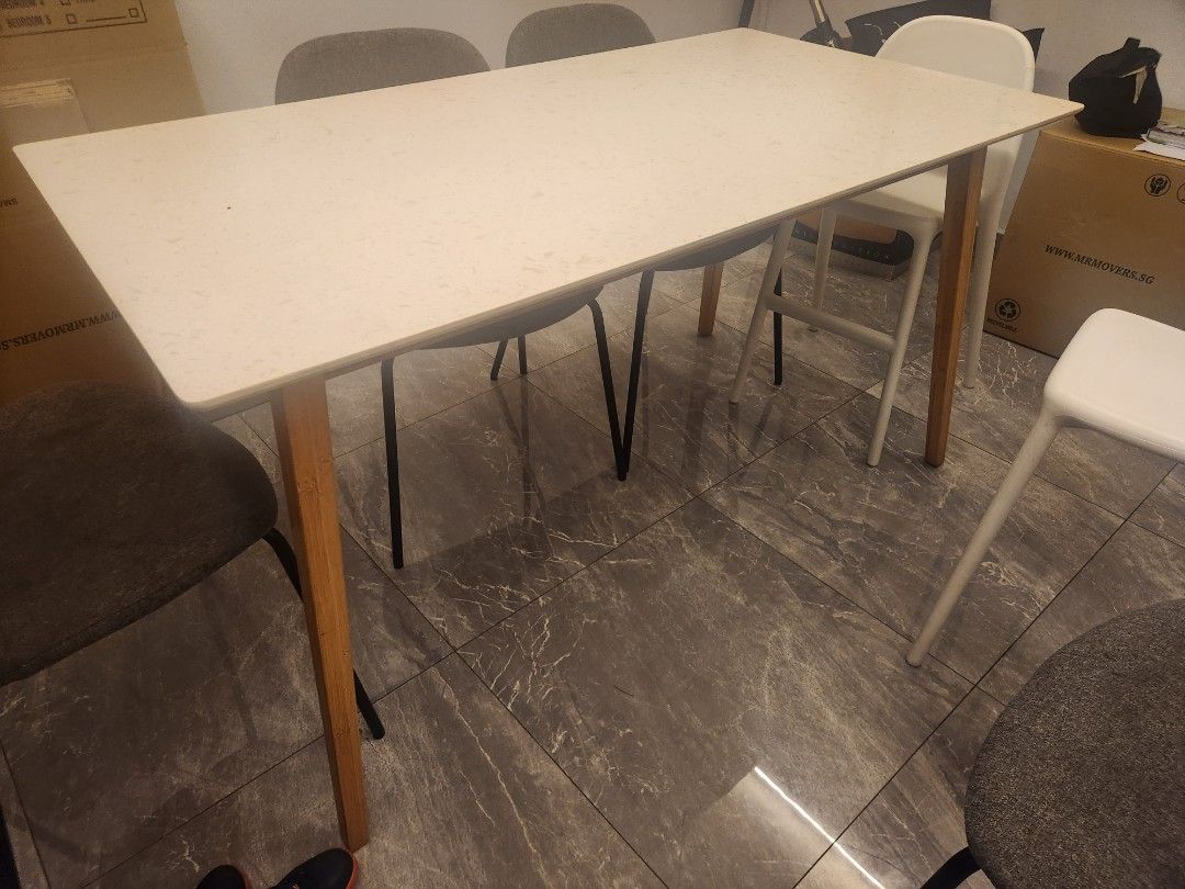 Dining Table (Category: Tables & Sets) located in Singapore. Submitted by surfer1810 (Listing ID 1322901229, Image 1). Description: Selling off as we shifting out. Table is still in a very good condition. No damages..