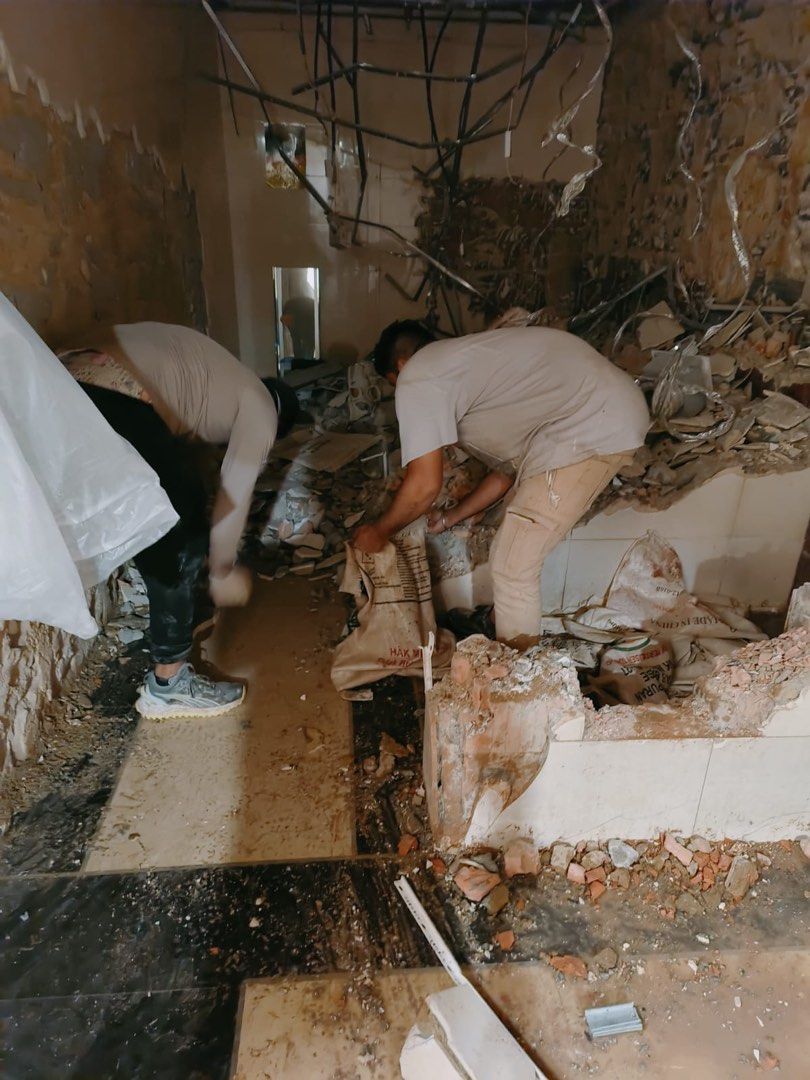 Hacking/Home hacking services/HDB hacking/BTO hacking/Demolition services/dismantling disposal services/Commercial spaces63109200140931113