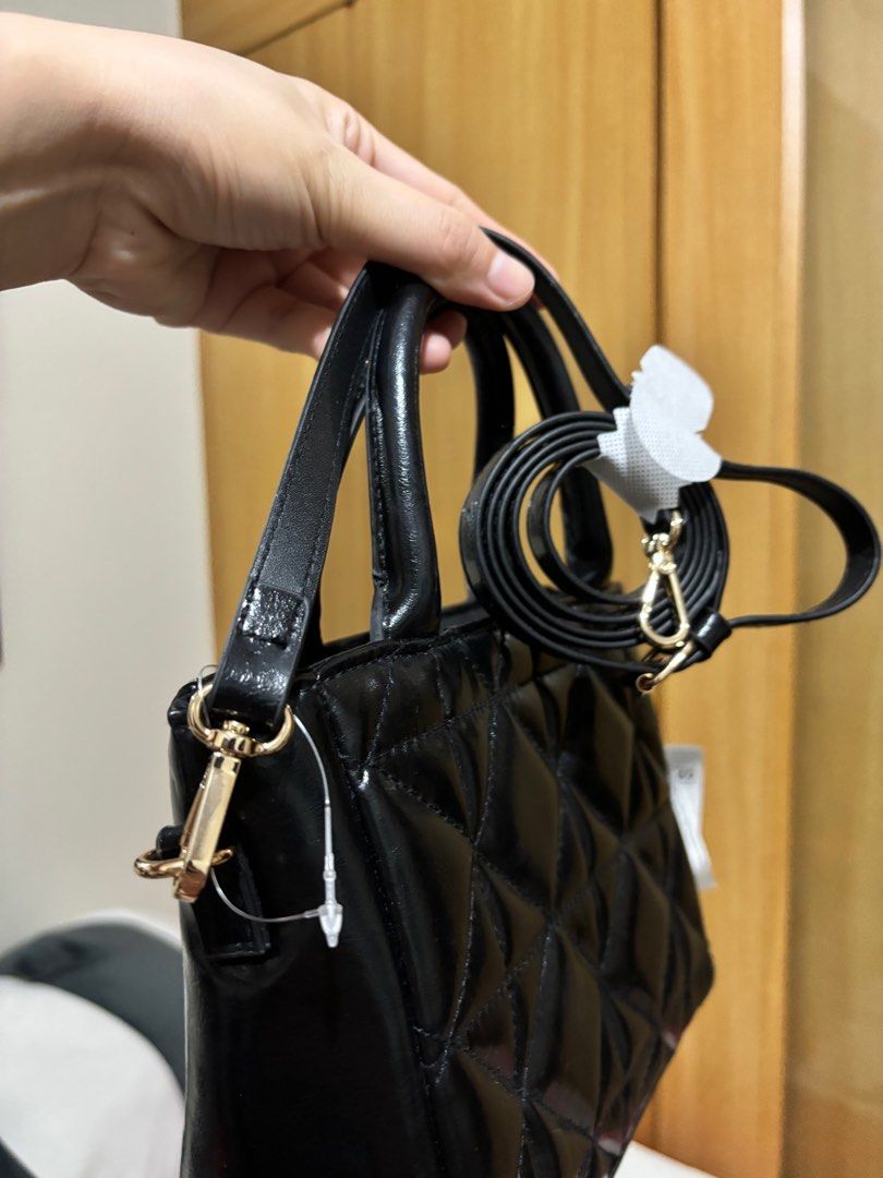 H M black sling bag Women s Fashion Bags Wallets Cross body Bags on Carousell