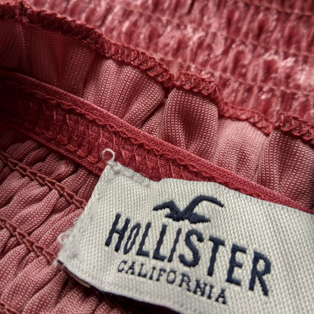 HOLLISTER TURKEY RED TUBE TOP Women s Fashion Tops Sleeveless on Carousell