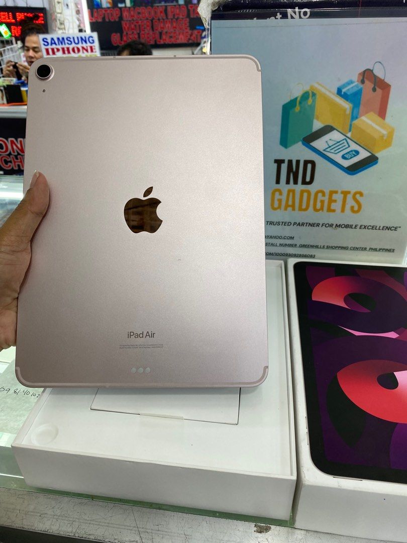 Ipad Air 5 256gb wifi +cellular (Category: iPad) located in Pasig City. Submitted by melissaomb01623 (Listing ID 1322772777, Image 3). Description: IPad Air 5 256gb wifi+cellular good as new complete with box 💯smooth good condition 📌pick up store in greenhills shopping center 📌we do cod in metro manila and near provinces just add sf only 📌we ship nationwide via LBC 📌we accept swap/trade in 📌we accept credit card installment 📌we accept ggiv