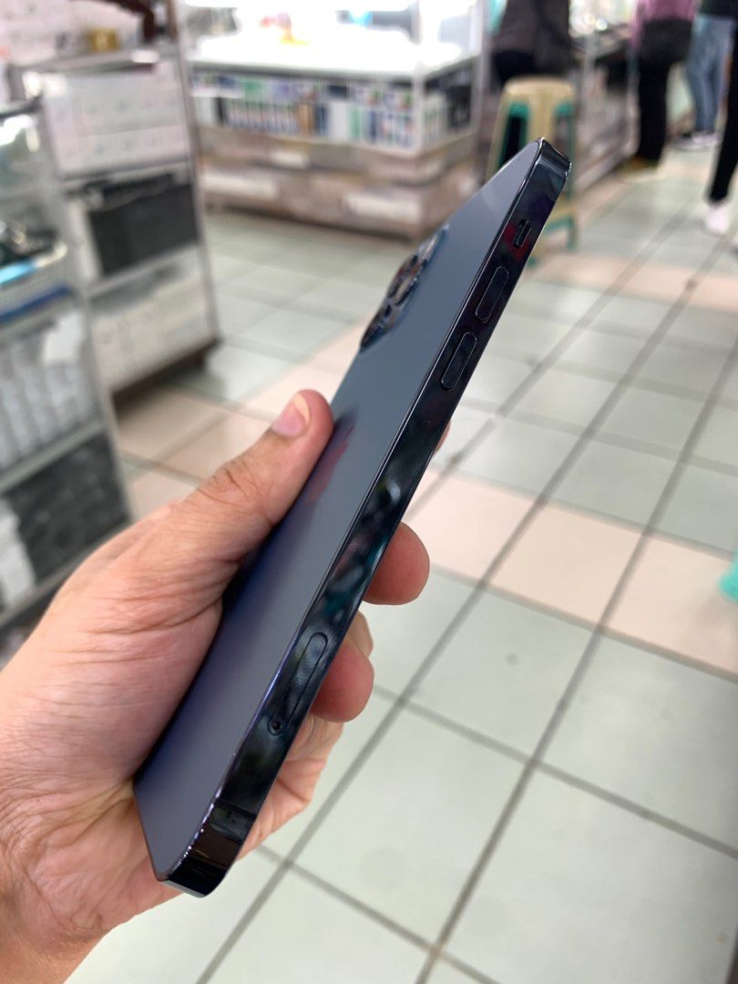 iPhone 12 Pro (256gb) (Category: iPhone 12 Series) located in Manila. Submitted by arzillah (Listing ID 1322866590, Image 2). Description: iPhone 12 Pro 256gb 92% bh Factory unlock Dual sim Hk variant Slightly use No issue Super kinis All working Open for COD/COP + SF Manila area (sameday delivery) Province area (via LBC) required DP to avoid cancellations Physical store: Greenhills Shopping Center, 2ndfloor Contact#: 09482217224 Page: Arzillah G