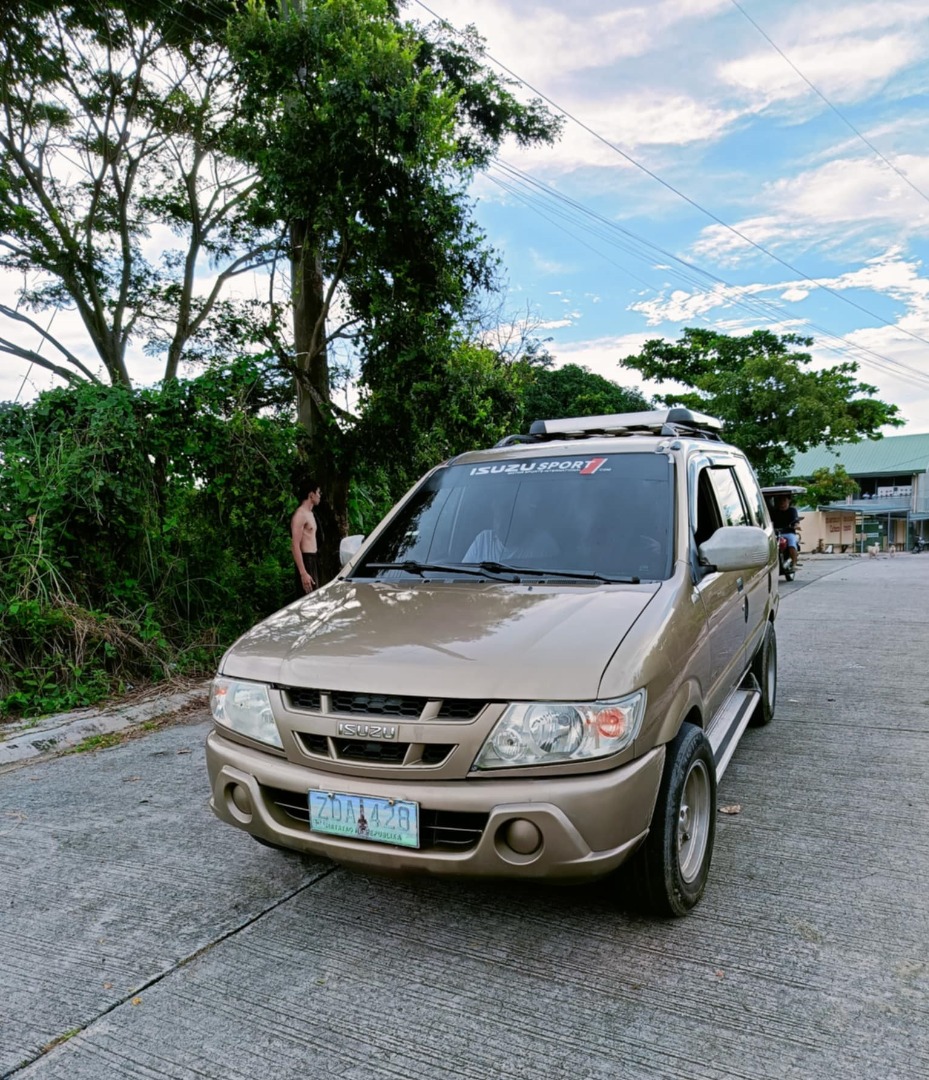 Pre Owned Isuzu Crosswind For Sale In Carousell Used Cars