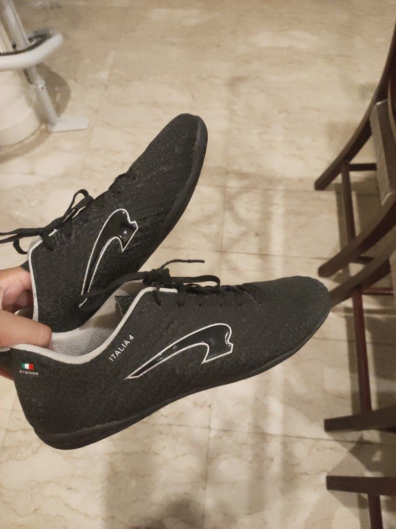 Kronos futsal shoes hot sale