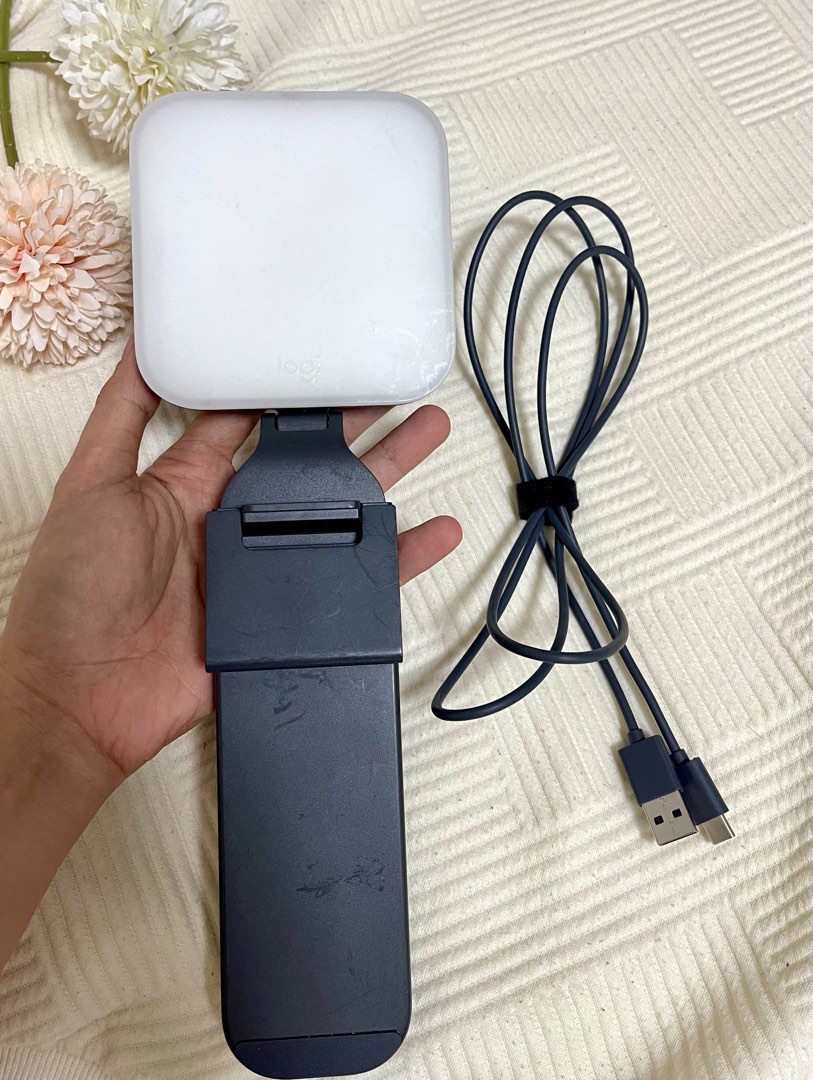 Logitech for Creators Litra Glow Premium LED Streaming Light with ...