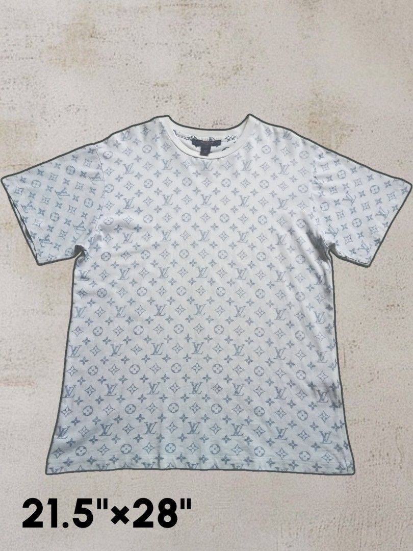 LOUIS VUITTON aop inner print (Category: Tshirts & Polo Shirts ) located in General Santos City (Dadiangas). Submitted by hoverfinds (Listing ID 1311559953, Image 1). Description: dimes 21.5"x28" color rate 9.3-9.5/10 issue: missing neckchain see last pic.. Php 650shipped jnt There is some wear and tear. Please consider this before purchasing..
