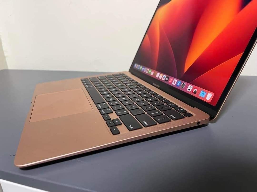 MacBook Air 2020 ピンクゴールド pinggold 淡い