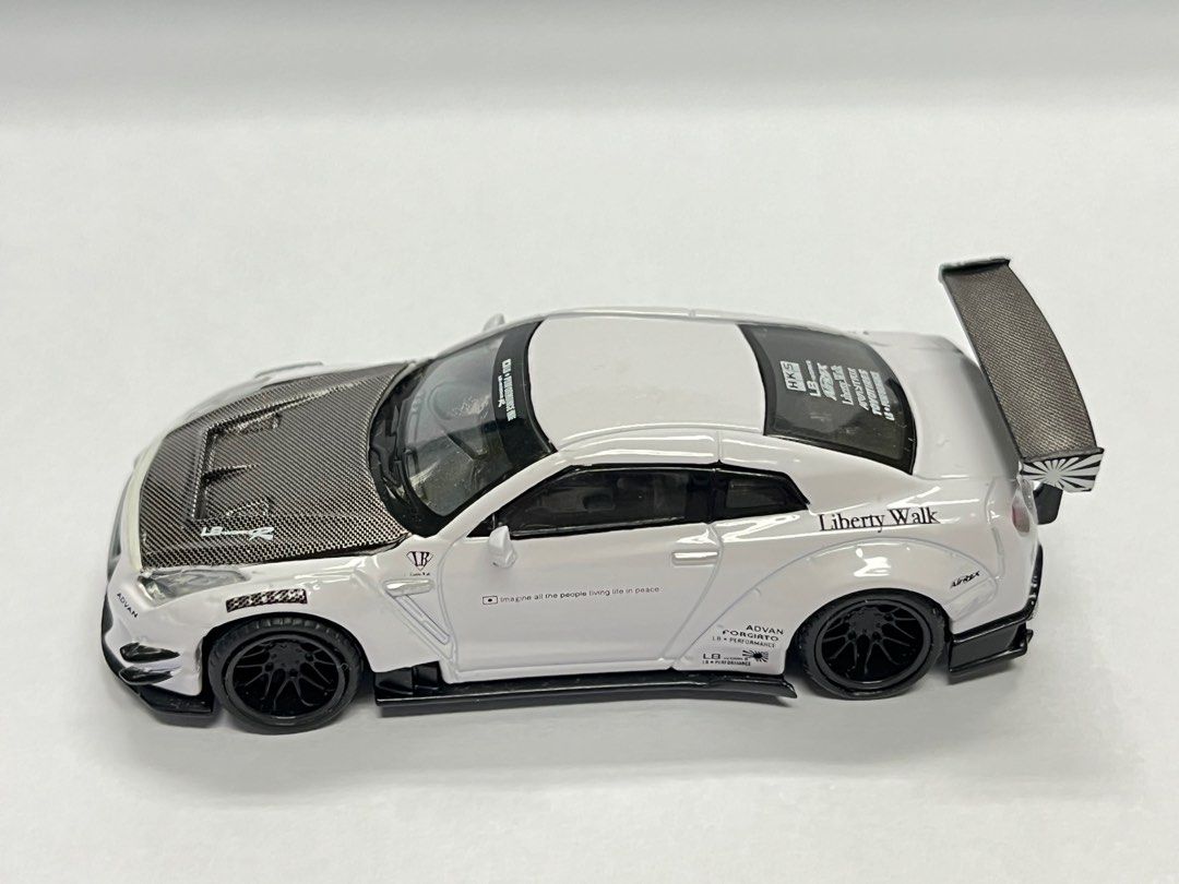 Minigt Mini GT NO 68 LB WORKS Nissan GT-R GTR R35 White size