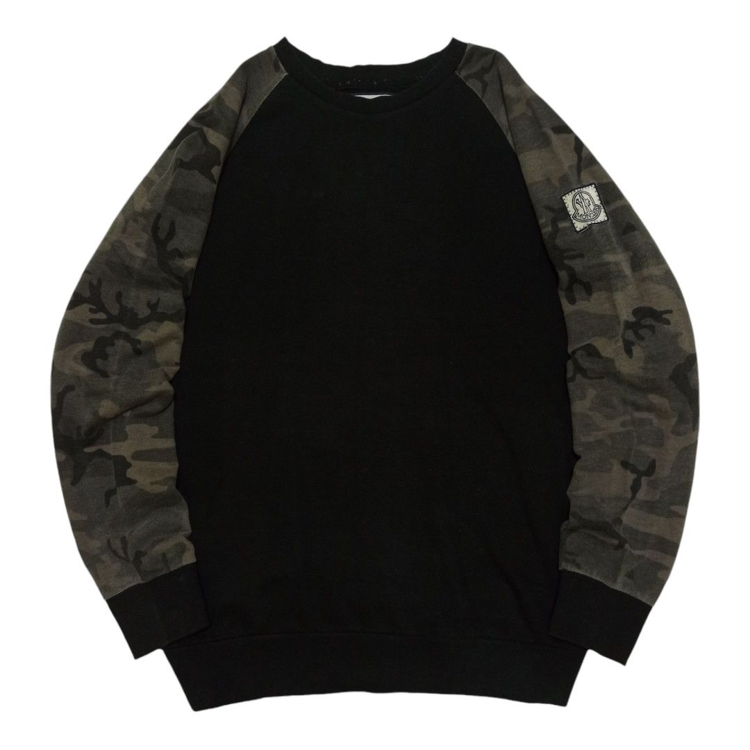 Moncler Camo Sweatshirt Fesyen Pria Pakaian Atasan di Carousell