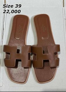 (Category: ) located in . Submitted by graciasluxurybag (Listing ID 1322875383, Image 1). Description: .