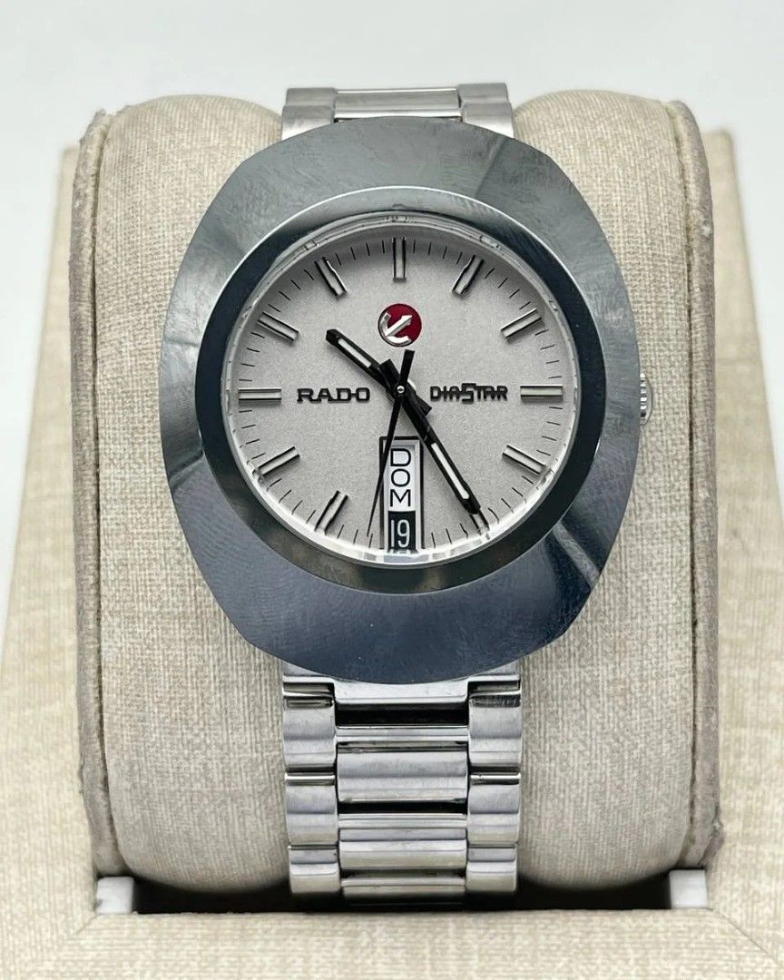 Rado Diastar Day-Date Silver Dial Steel (Category: Men's Watches) located in Manila. Submitted by _classicwatchcollection (Listing ID 1322756374, Image 1). Description: FS: Rado Diastar Day-Date Silver Dial Steel Php 25,000 Condition: 9/10 (Goodworking) Ref: 636.0308.3 Movement: Automatic Case size: 35mm Unit Only. Pm or Contact 09063027061 for inquiries..