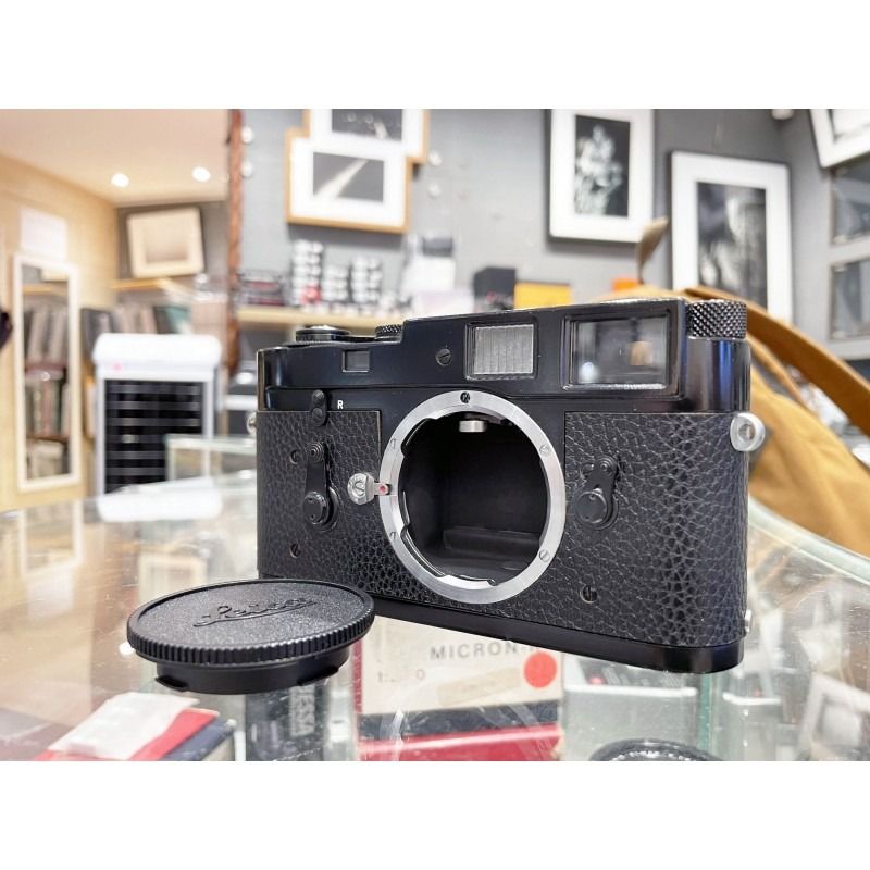 Leica M2 Glossy Black Repaint（Leica M2 black paint with NY