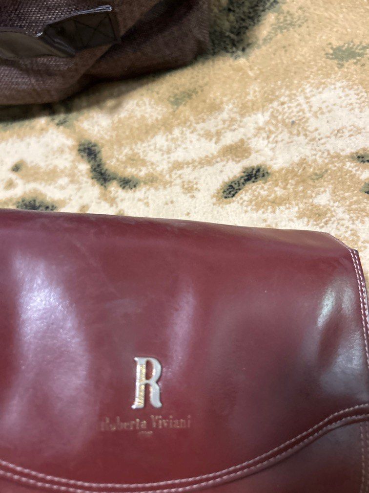 2026 Roberta Viviani Long leather wallet (Category: Wallets & Card holders) located in Silang. Submitted by sari2bilina (Listing ID 1322755400, Image 2). Description: .