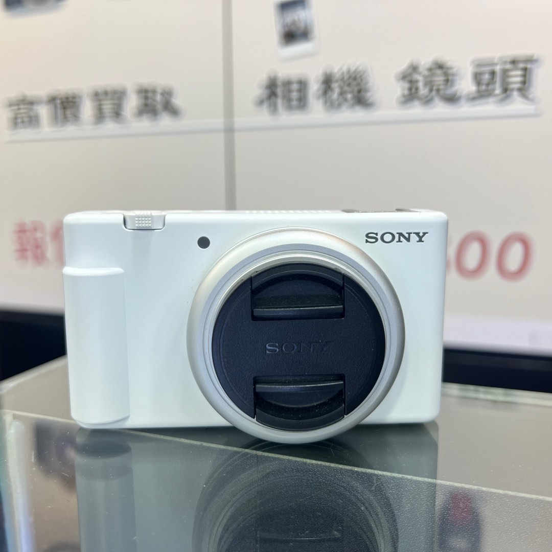 バイセル公式】ソニー SONY ZV-E10 + E 35mm F1.8 OSS + シューティンググリップ GP-VPT2BT デジタル ミラーレス 一眼カメラ 【中古】 - バイセルブランシェ 極美品‼️屋内使用のみ‼️ SONY ZV-1F+GP-VPT2BT+BC-TRX