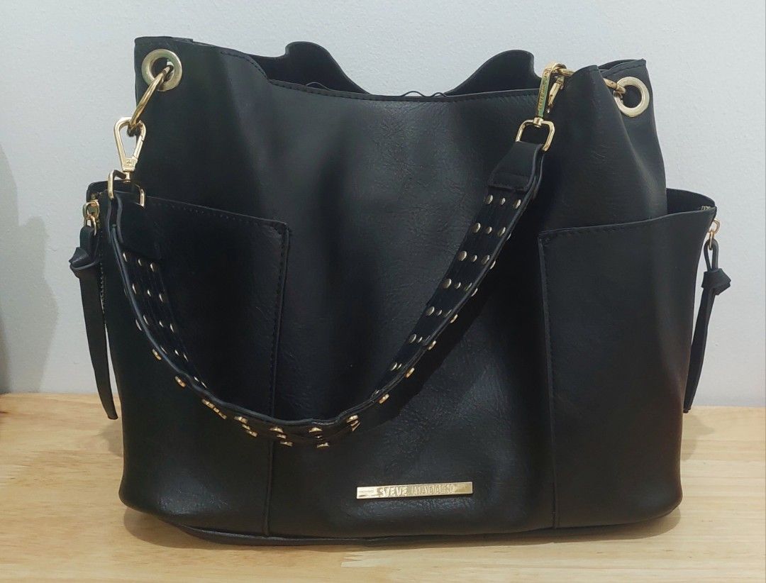 Steve Maiden Leather bag (Category: Shoulder Bags) located in Quezon City. Submitted by letsdecluttermanila (Listing ID 1322875585, Image 1). Description: barely used very chic..sold as is.