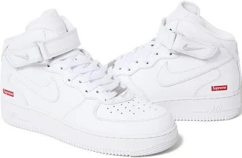 Supreme x Nike white sneaker Men s Fashion Footwear Sneakers on Carousell