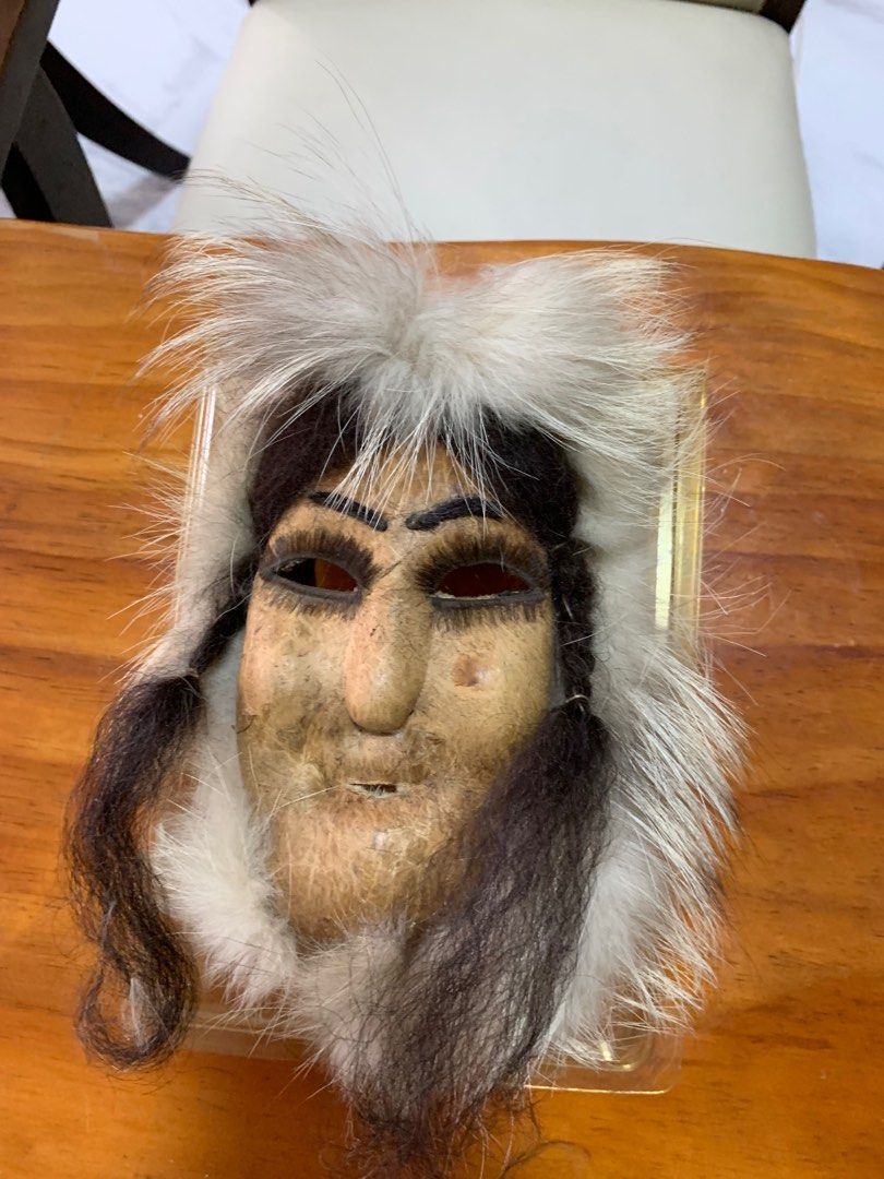Unique Old Mask from US (Category: Vintage Collectibles) located in Mandaue City. Submitted by james52 (Listing ID 1322773458, Image 3). Description: This mask is made of animal skin and hair. This is very old from US.