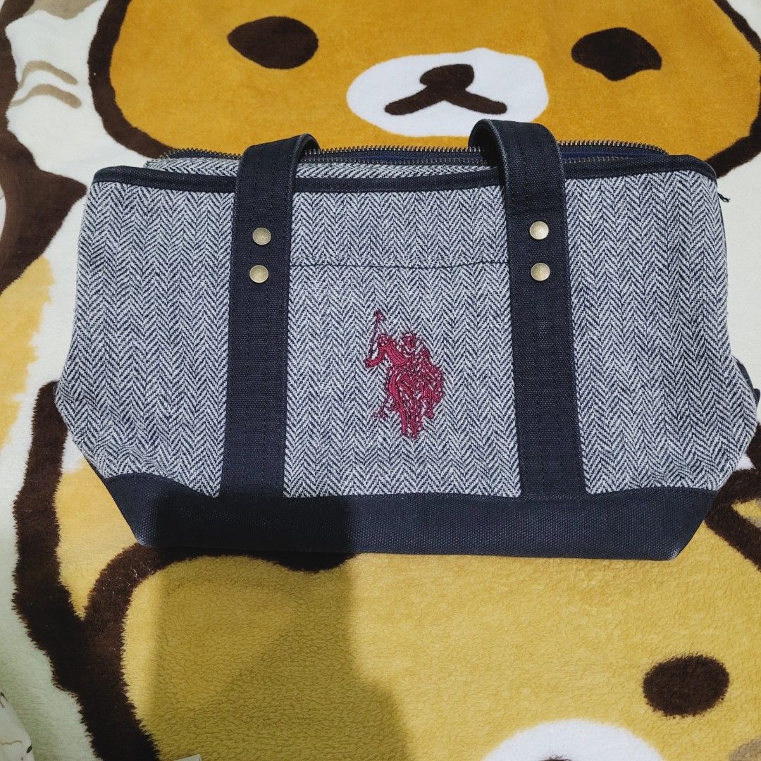 US POLO ASSN Shoulder Bag (Category: Shoulder Bags) located in Lapu Lapu. Submitted by snuggleplushph (Listing ID 1322843628, Image 1). Description: ✨️ Country of Origin - Japan 🇯🇵 ✨️ Good condition, pls see photo for minimal flaws ✨️ color is DARKER in person than the actual pic 📩Msg for bundle deals or other infos 📍Location: Mactan Cebu, Philippines 📦Shipping Options: Flash Express, J&T Express, LBC 📌 Shop Reminders • 24 hours to settle p