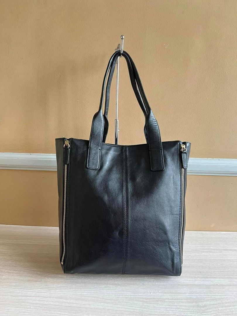 Vince camuto teri leather shoulder bag outlet