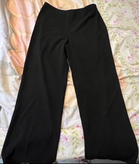 黑色長褲(夏天質料）64236714406145110