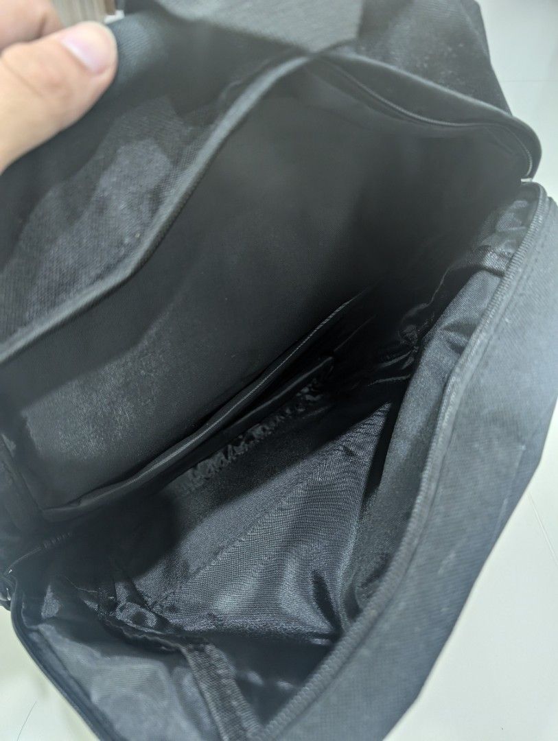 Backpack (Category: Backpacks) located in Singapore. Submitted by jonasreed (Listing ID 1323031644, Image 4). Description: This is brand new; has no defects. Dimensions: ~45cm(height) by ~35cm(base length).