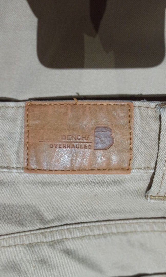 Bench chino pants (Category: Chinos) located in Virac. Submitted by icyaaah (Listing ID 1323058784, Image 2). Description: Bench chino pants -size 30x41 but can fit up to 32 -good condition.