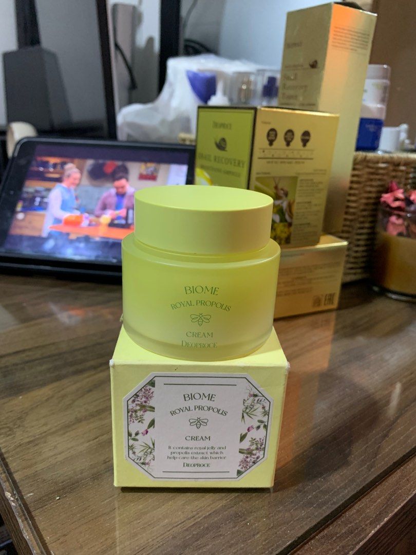 Biome Royal Propolis Cream (like new) (Category: Face Care) located in Calamba. Submitted by prelovedbyj7 (Listing ID 1322928872, Image 1). Description: All not used, since I am using medication from Derma - Biome Royal Propolis Cream.