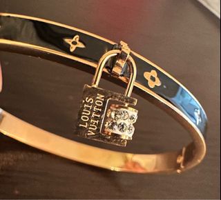 (Category: ) located in . Submitted by shine.ownit (Listing ID 1322962511, Image 1). Description: .