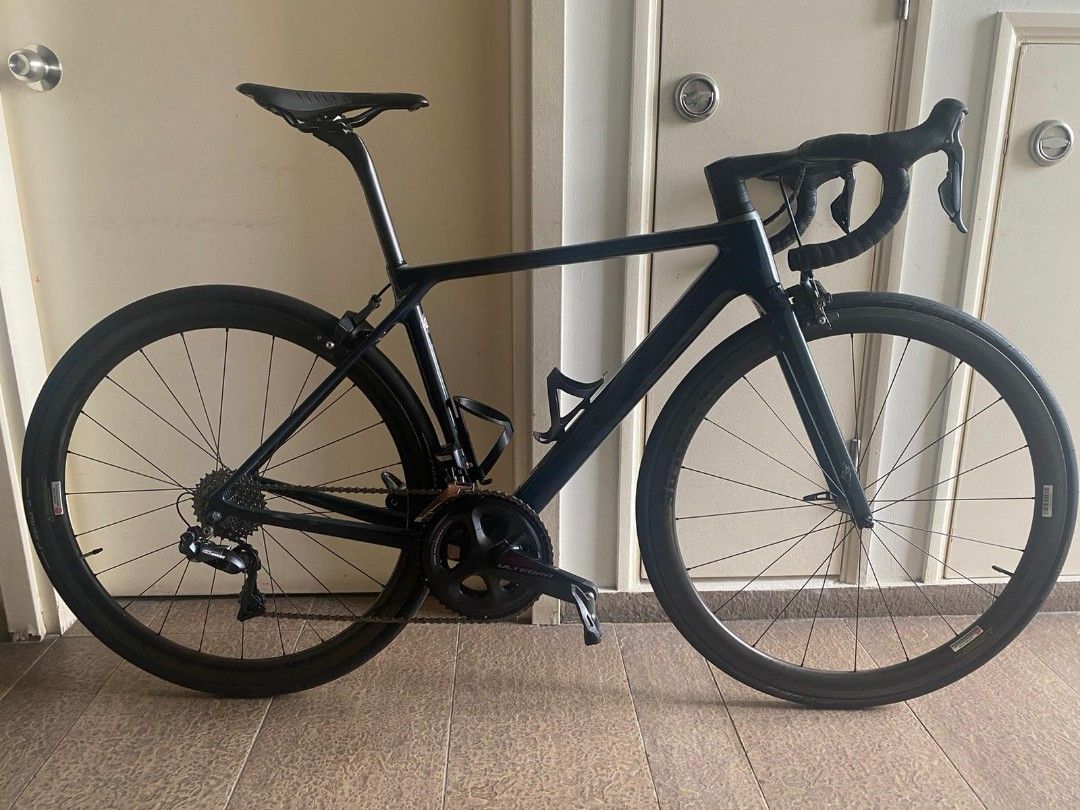 Canyon Ultimate CF SLX 8.0 Di2 Sports Equipment Bicycles Parts Bicycles on Carousell