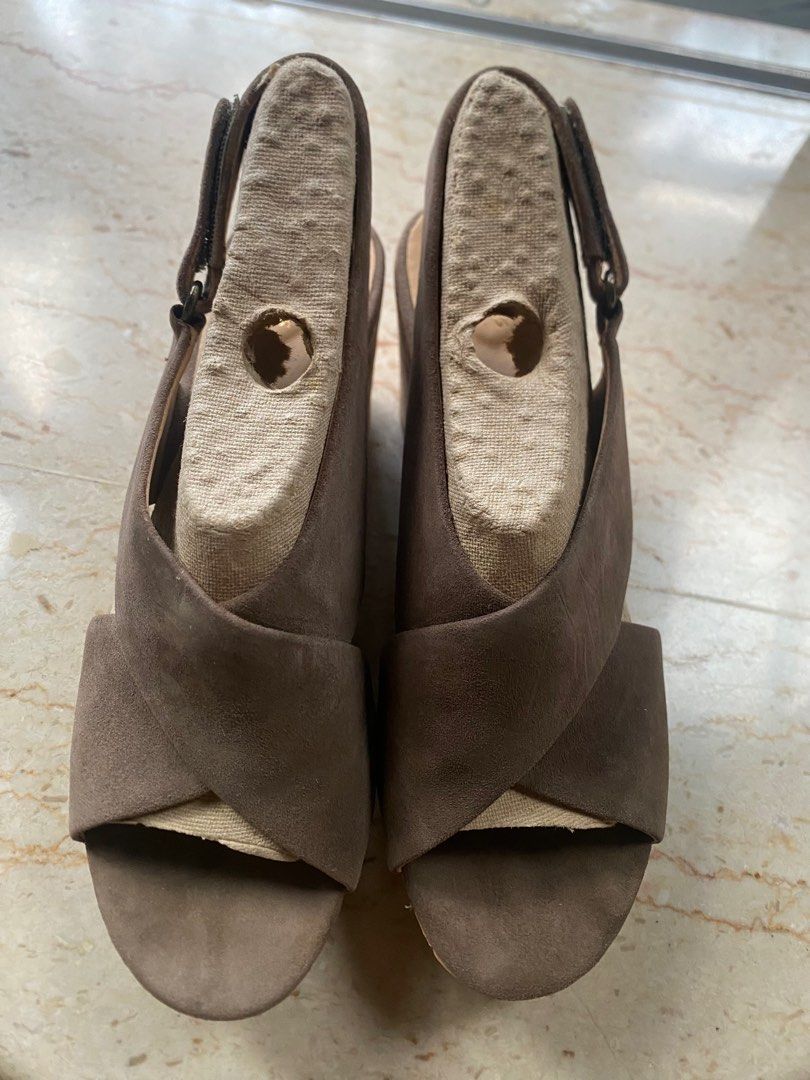 Clarks Maritsa Lara sandals wedges platform sz37 Women s Fashion Footwear Sandals on Carousell