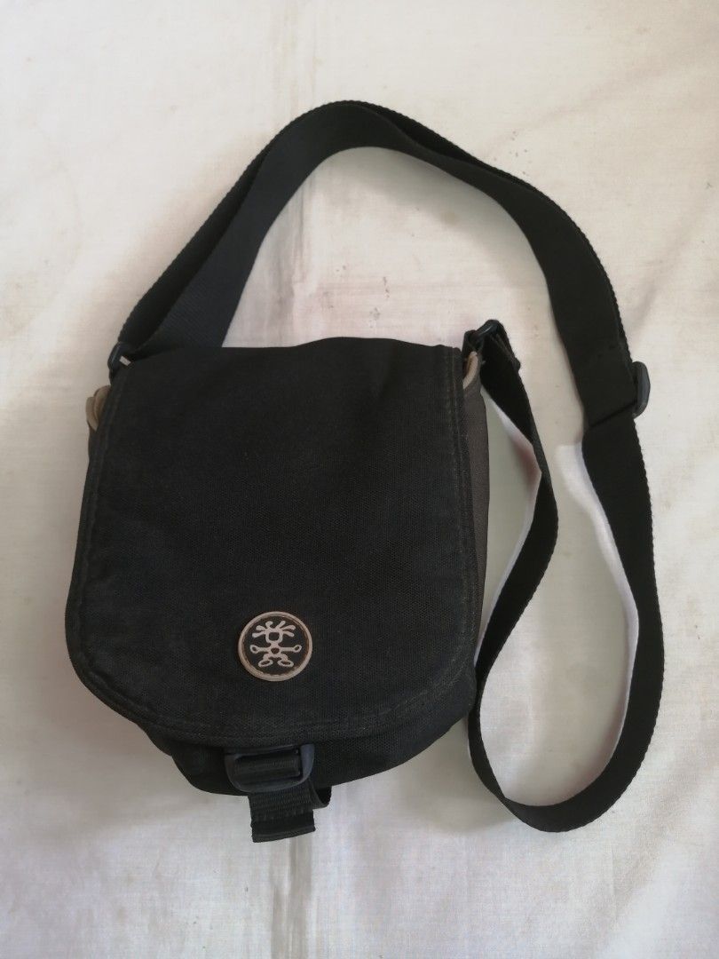 Crumpler small sling bag outlet