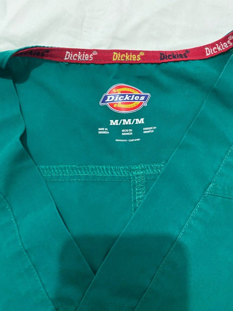 Dickies - Scrub Set - Hunter Green (Category: Sets & Coordinates) located in Quezon City. Submitted by ItsSeventy (Listing ID 1322998034, Image 3). Description: Scrub model Tops: EDS Signature by dickies mens v neck solid scrub top Pants: Men’s Zip Fly On Scrub Pants Color: Hunter Green Size: (refer to photo) Note: “ No drawstrings for pants” .