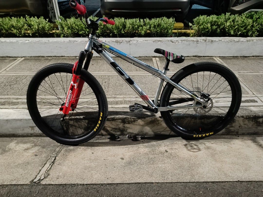 DJ MTB (Category: Bicycles) located in Makati City. Submitted by llllkarasllll (Listing ID 1323014340, Image 1). Description: Gt Labomba frame, marzocchi bomber dj air forks, freenight planetary rear hub, bsd alvx saddle, pro taper x answer high rise bars, odi girps, gt cranks 175, crabk bros stamp pedals,maxxis dth folding tires. Bike is like new, no dents cracks, no leaks, no issues. With free dartmoor shin guards. Part out ok. RFS: Sticking wi