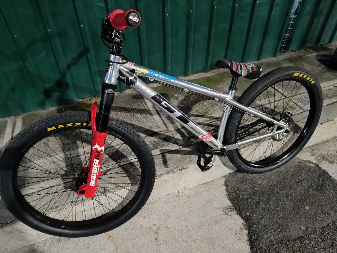 DJ MTB (Category: Bicycles) located in Makati City. Submitted by llllkarasllll (Listing ID 1323014340, Image 2). Description: Gt Labomba frame, marzocchi bomber dj air forks, freenight planetary rear hub, bsd alvx saddle, pro taper x answer high rise bars, odi girps, gt cranks 175, crabk bros stamp pedals,maxxis dth folding tires. Bike is like new, no dents cracks, no leaks, no issues. With free dartmoor shin guards. Part out ok. RFS: Sticking wi