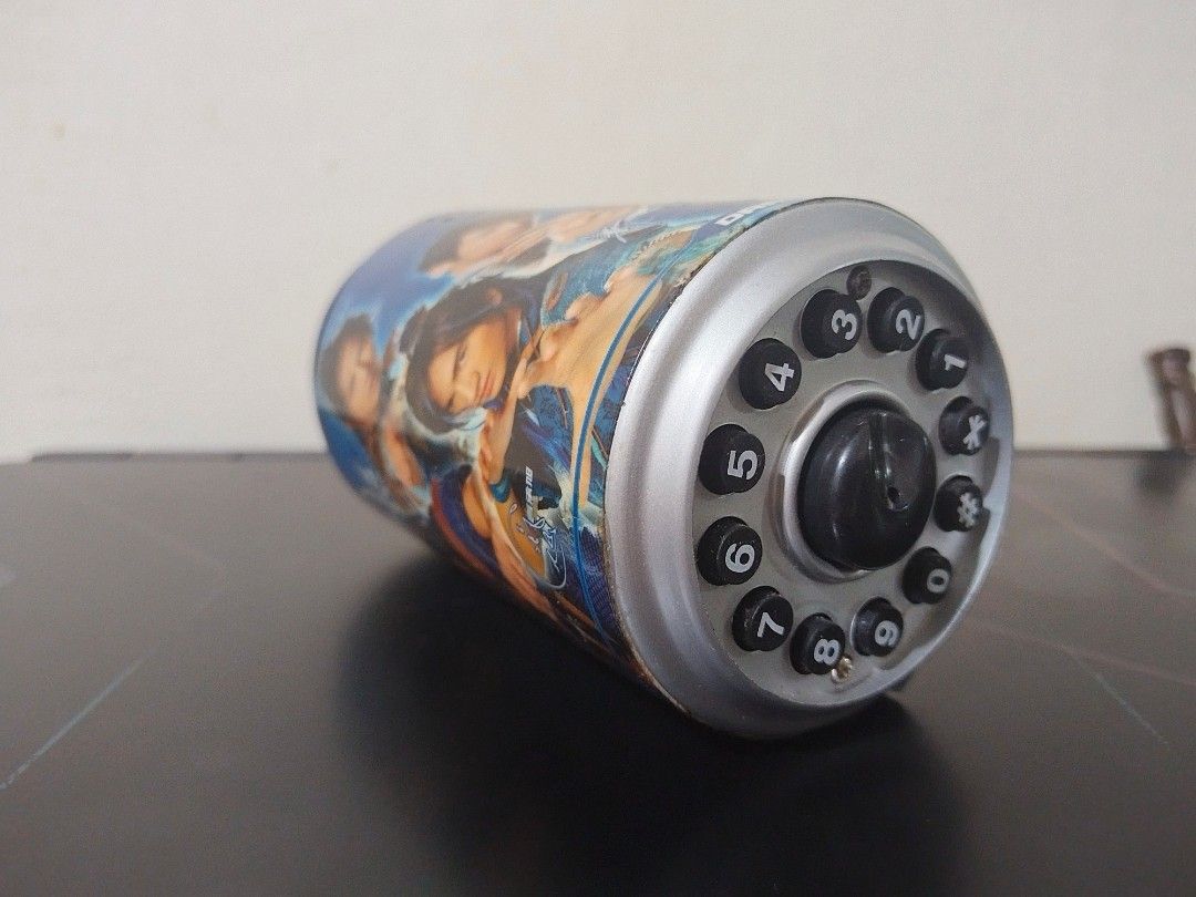 F4 Pepsi Vintage Speaker(?) Memorabilia (Category: Soundbars, Speakers & Amplifiers) located in Quezon City. Submitted by just_d_toys_quezon_city (Listing ID 1323062419, Image 3). Description: Not working Selling as pictured Location: Cubao, QC MOP: Gcash MOD: Flash Express or Lalamove.