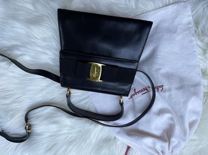 Ferragamo bag (Category: Luxury Bags & Wallets) located in Quezon City. Submitted by krystle16 (Listing ID 1323045311, Image 3). Description: Original Salvatore Ferragamo bag with long black leather strap and dust bag - can be used as a clutch bag or shoulder bag.