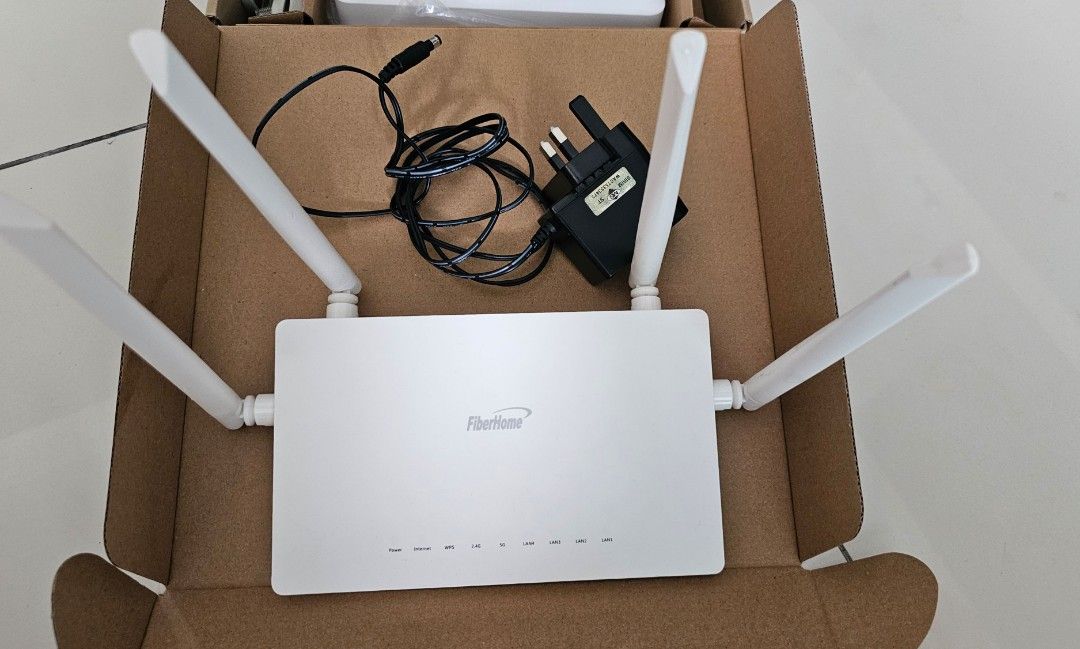 Fiberhome wireless router UNIFI SR120-A, Computers & Tech, Parts ...