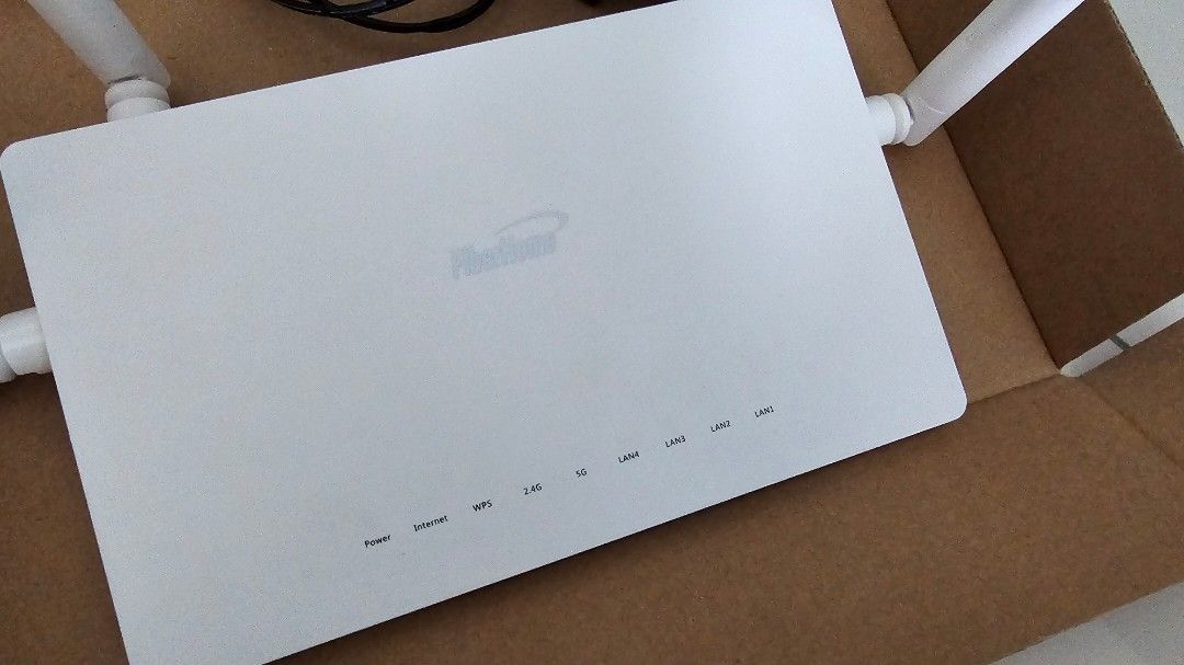 Fiberhome wireless router UNIFI SR120-A, Computers & Tech, Parts ...