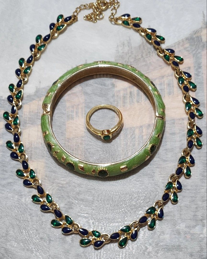 Vintage enamel jewelry top