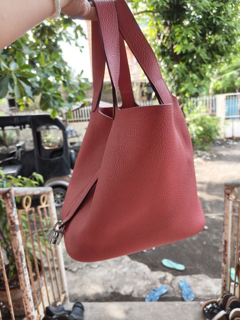 Hermes picotin (Category: Luxury Bags & Wallets) located in Batangas. Submitted by venus232nd (Listing ID 1323009841, Image 3). Description: coded,good condition.