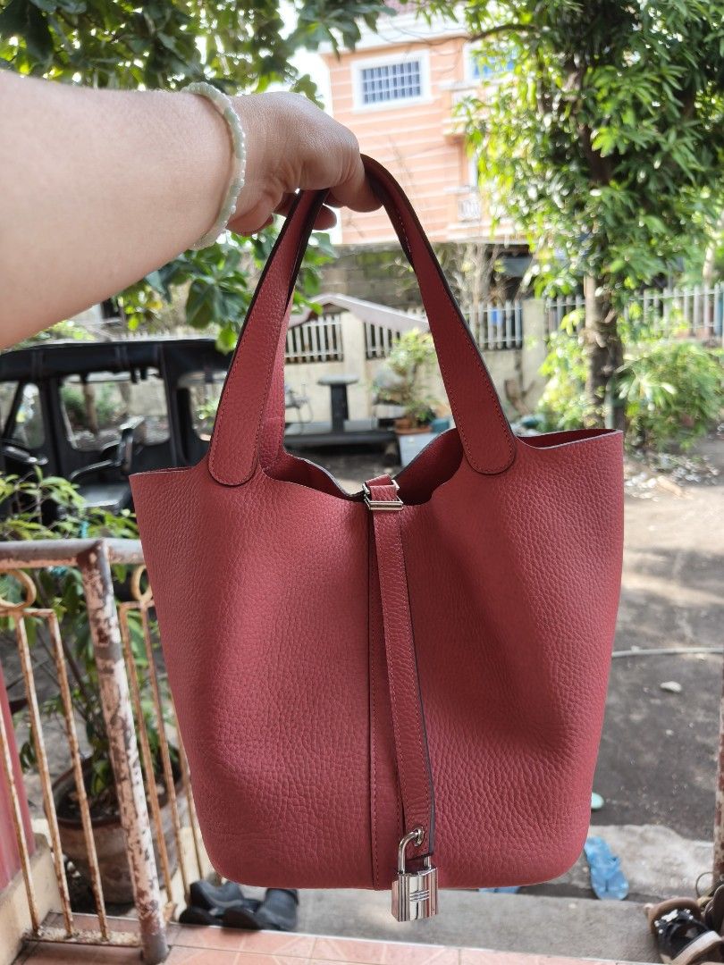 Hermes picotin (Category: Luxury Bags & Wallets) located in Batangas. Submitted by venus232nd (Listing ID 1323009841, Image 1). Description: coded,good condition.
