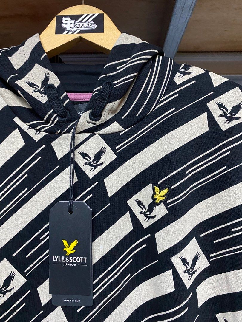 Lyle and scott hoodie junior shop