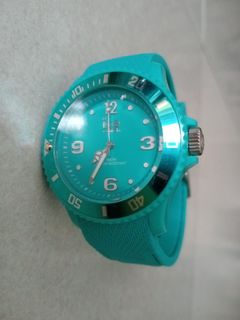 (Category: ) located in . Submitted by ducati_donni (Listing ID 1322950161, Image 1). Description: .